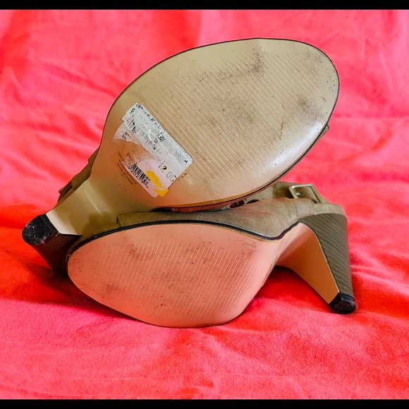 Tan heels - Picture 2 of 4